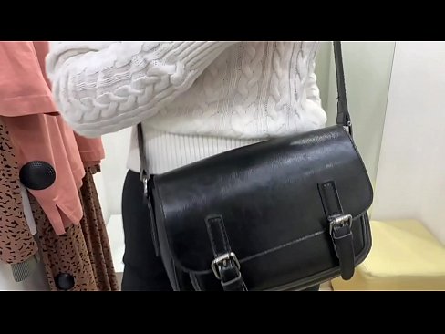 ❤️ Masturbazione publica di a ghjovana cagna FeralBerry cù un dildo in a sala di prove ❤️❌ Video anale à co.redporn-tv.ru